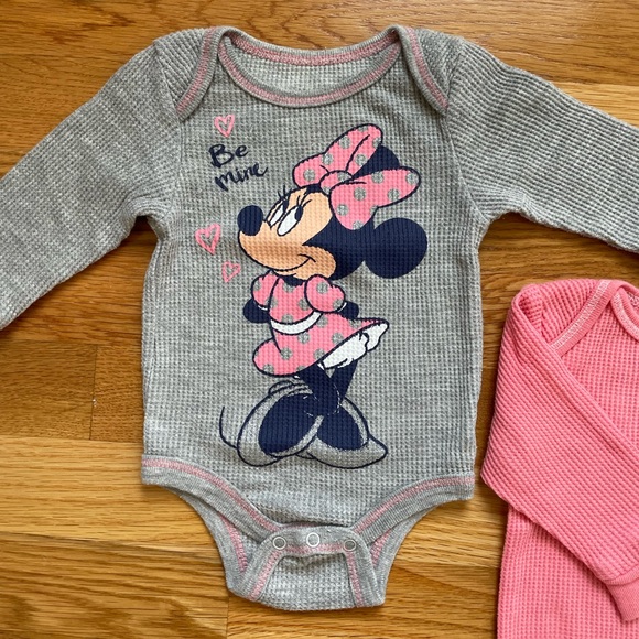3 Disney Baby Thermal Onesie Bodysuit 6 Months - Picture 4 of 8